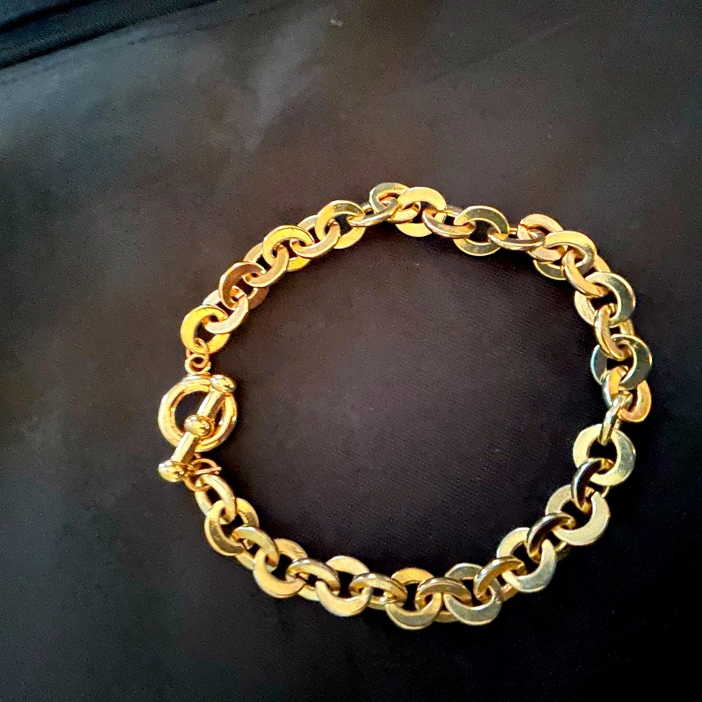 Women’s chunky gold necklace 18” long with 9” drop